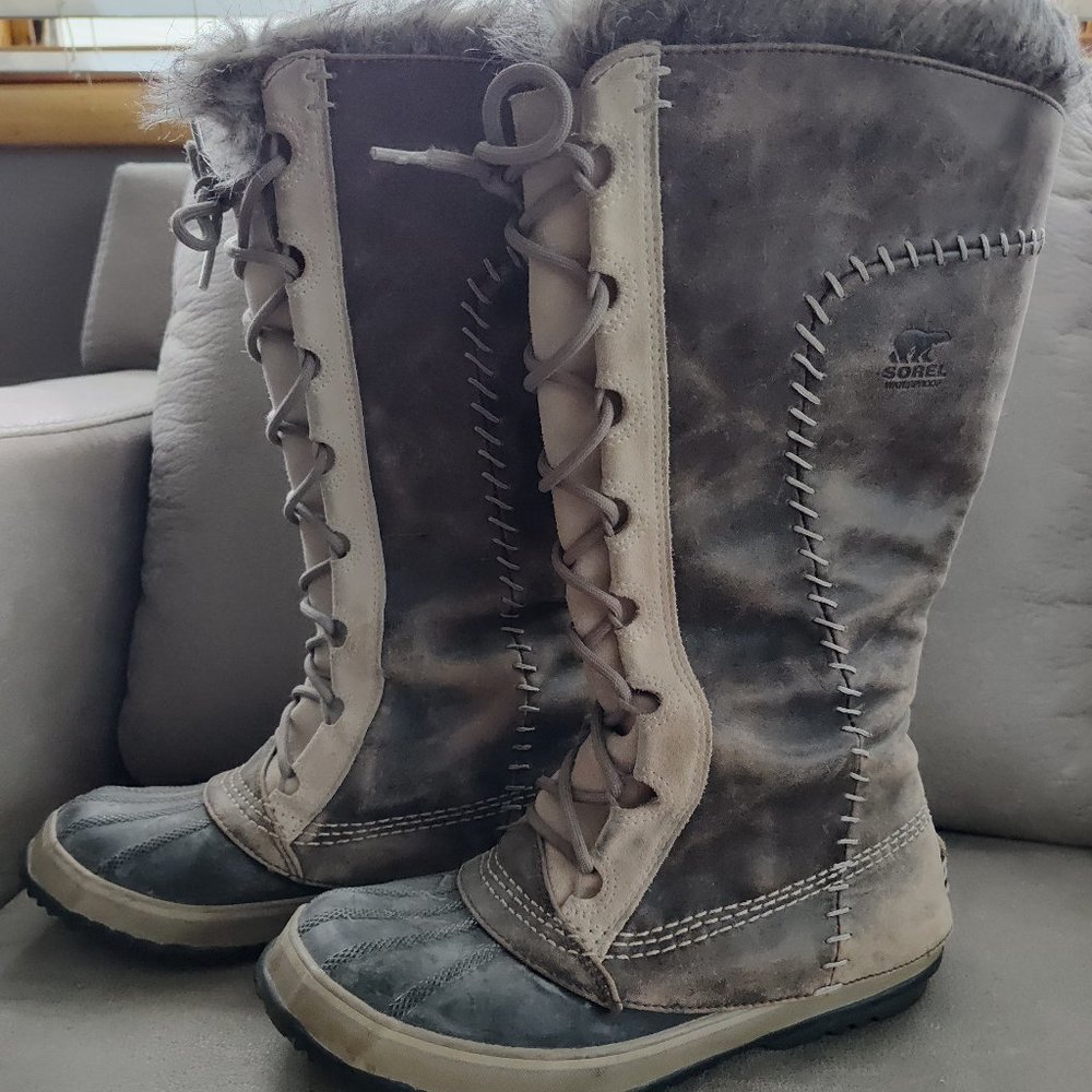 Sorel winter boots size 8 Joan of Artic warm insulated gray